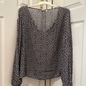 Large GAP Navy Blouse with White Daisies